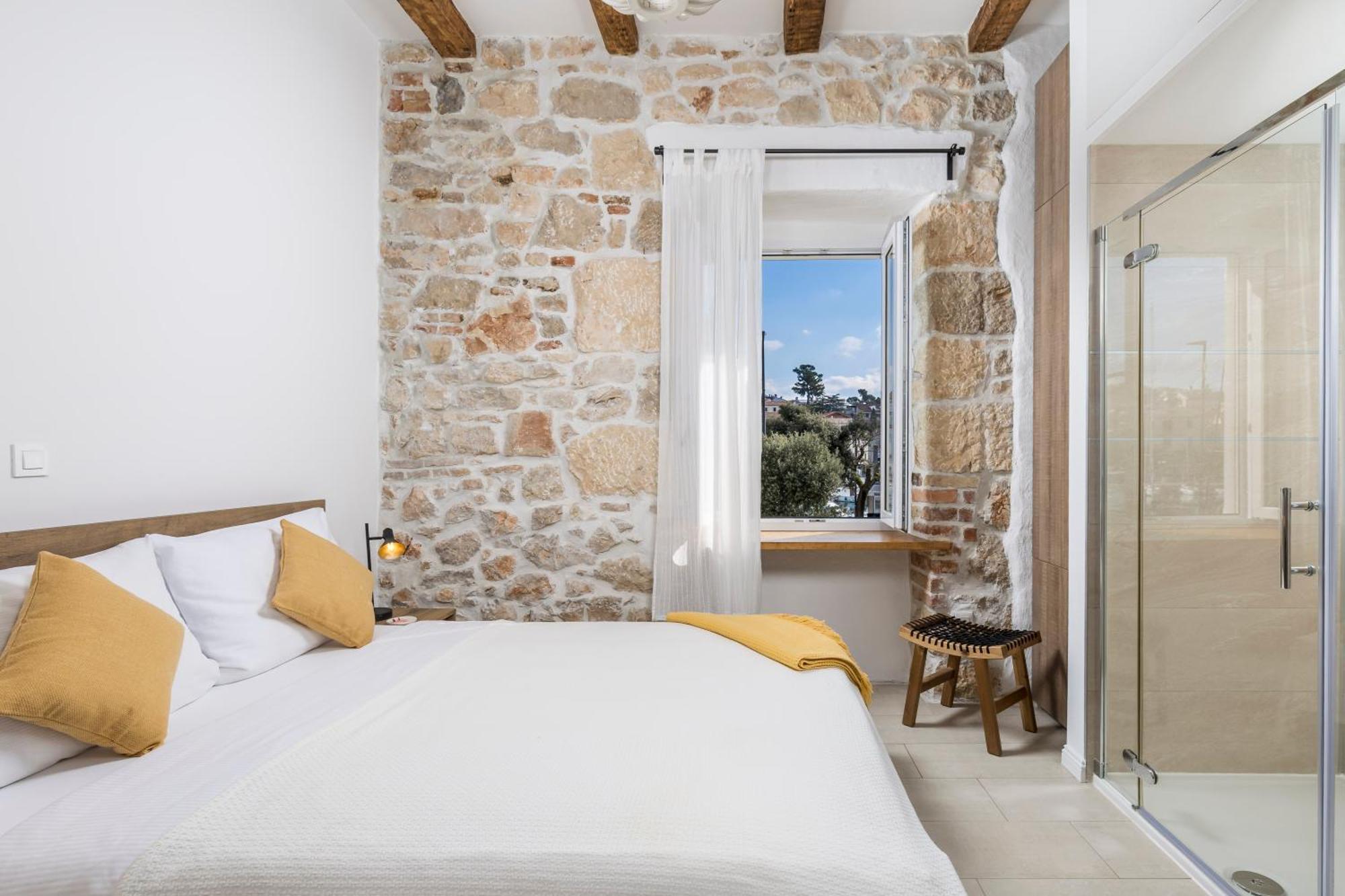The House Hotel Malinska Exterior photo